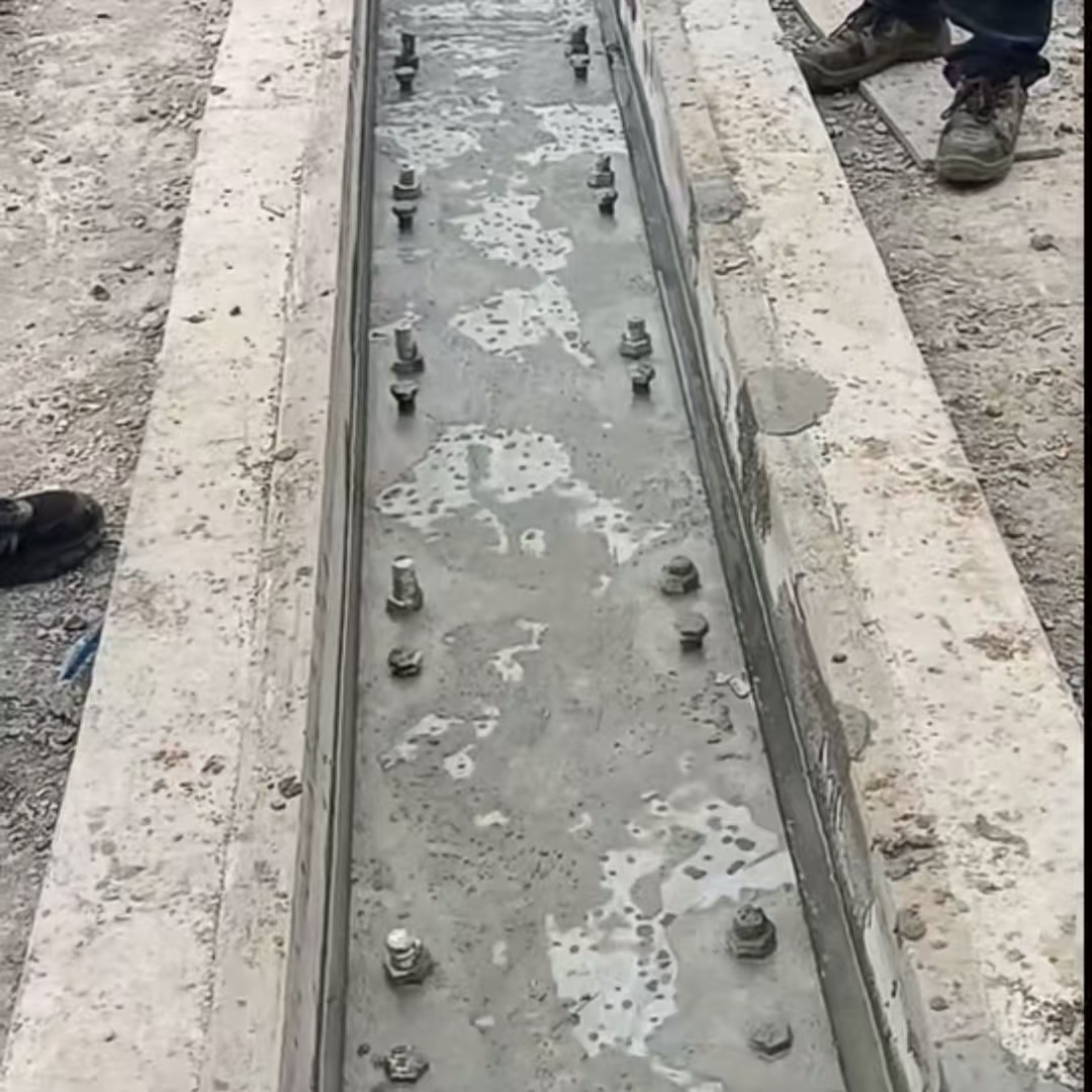 栖霞港口码头起重机龙门吊重型机械设备稳固用早强快凝轨道胶泥